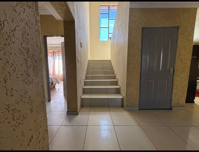 4 BEDROOM HOUSE FOR SALE IN GOLDEN GARDENS